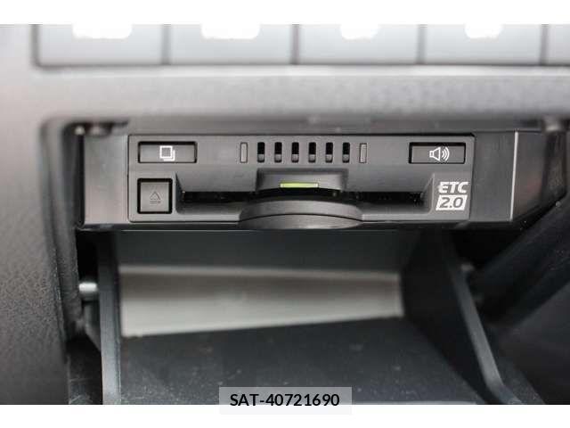 Toyota CAMRY HYBRID 2018-09 1305612-17