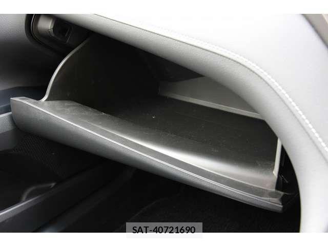 Toyota CAMRY HYBRID 2018-09 1305612-19