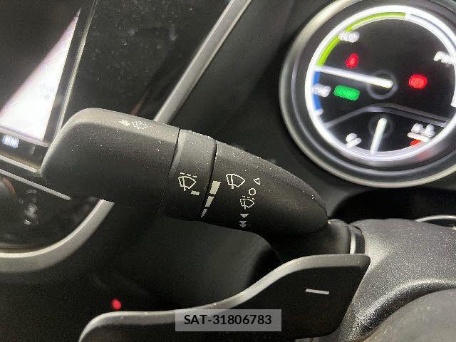 Toyota CAMRY HYBRID 2018-10 1361718-23
