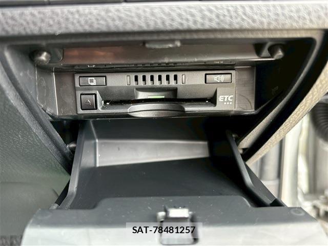 Toyota CAMRY HYBRID 2020-12 2661084-16