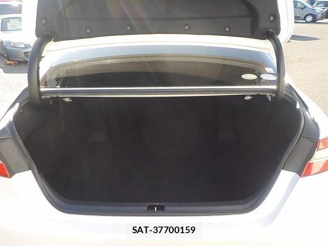 Toyota CAMRY HYBRID 2018-01 3064329-9