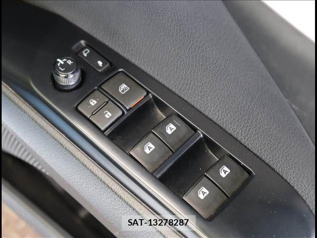 Toyota CAMRY HYBRID 2017-10 3413839-16