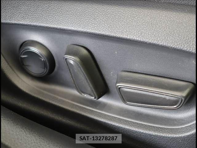Toyota CAMRY HYBRID 2017-10 3413839-19