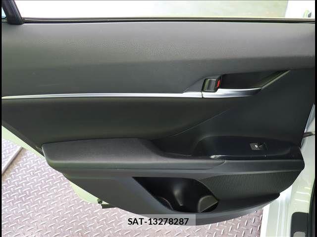 Toyota CAMRY HYBRID 2017-10 3413839-26