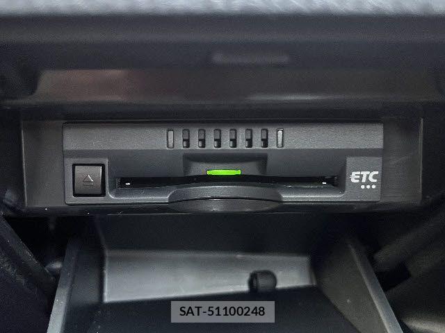 Toyota CAMRY HYBRID 2020-11 3713526-15