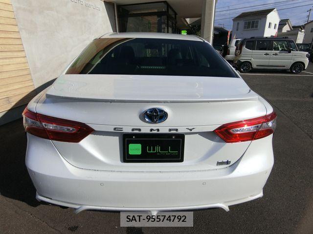 Toyota CAMRY HYBRID 2018-11 3831908-1