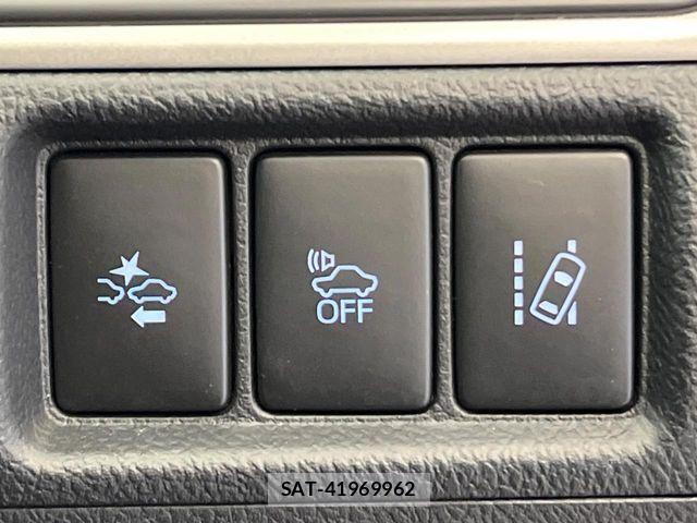 Toyota CAMRY HYBRID 2016-06 4108542-3