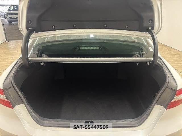 Toyota CAMRY HYBRID 2017-08 4419962-12