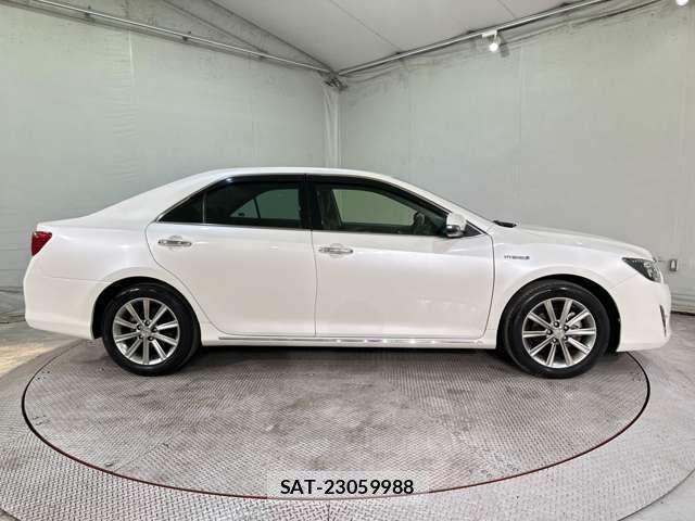 Toyota CAMRY HYBRID 2014-04 4588340-6