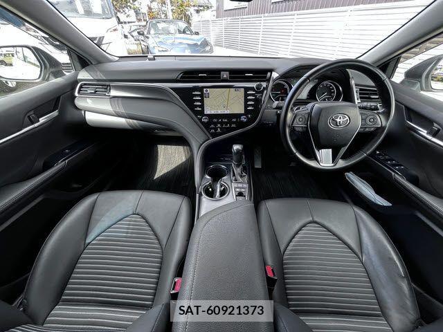 Toyota CAMRY HYBRID 2020-02 4588305-1