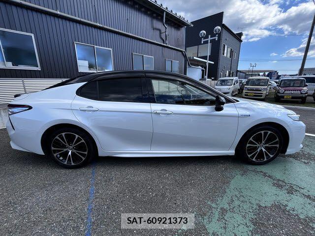 Toyota CAMRY HYBRID 2020-02 4588305-23