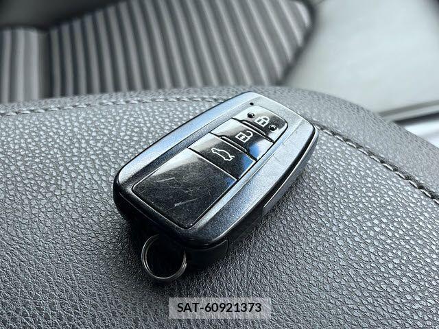 Toyota CAMRY HYBRID 2020-02 4588305-25