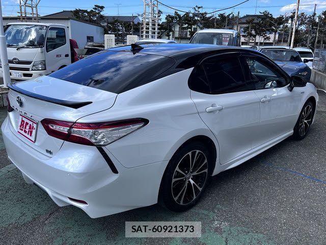 Toyota CAMRY HYBRID 2020-02 4588305-2