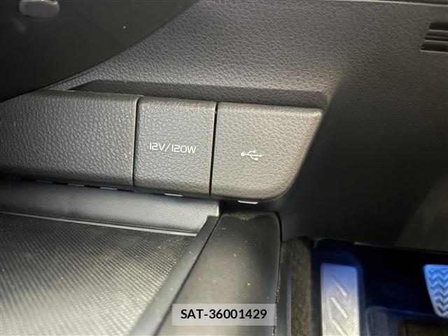 Toyota CAMRY HYBRID 2023-06 4751660-11