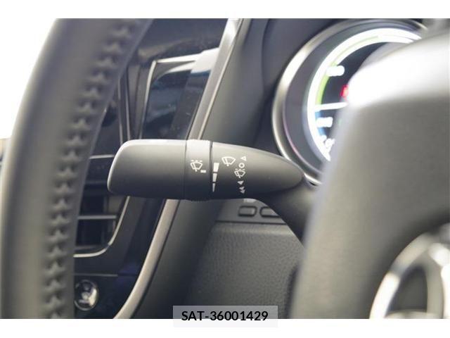 Toyota CAMRY HYBRID 2023-06 4751660-17