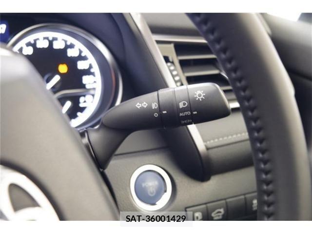 Toyota CAMRY HYBRID 2023-06 4751660-18