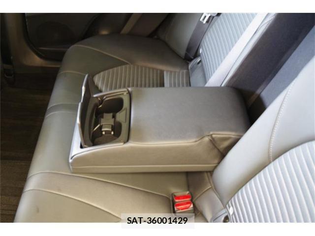 Toyota CAMRY HYBRID 2023-06 4751660-28