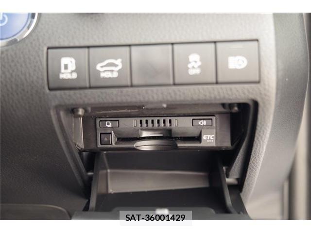 Toyota CAMRY HYBRID 2023-06 4751660-5