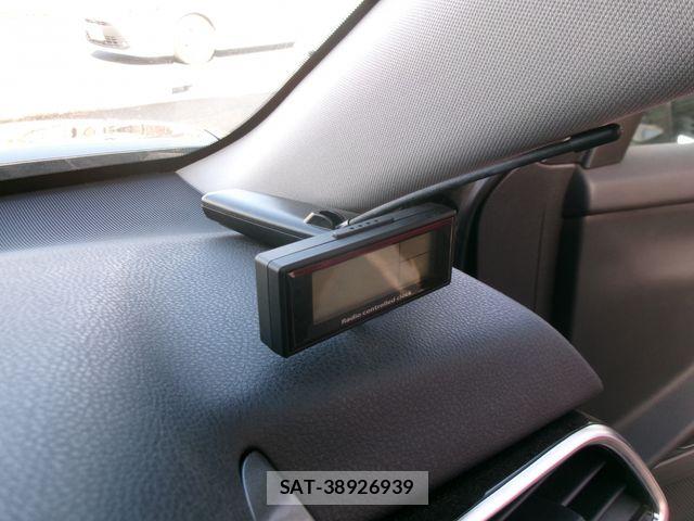 Toyota CAMRY HYBRID 2018-02 4932414-25
