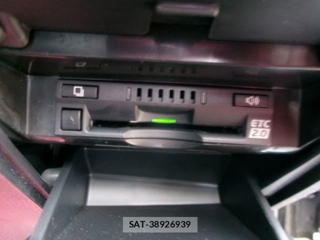 Toyota CAMRY HYBRID 2018-02 4932414-26