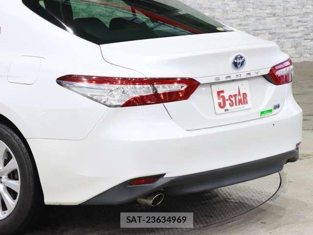 Toyota CAMRY HYBRID 2018-01 5860916-17