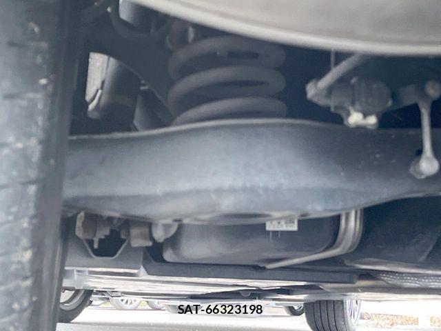 Toyota CAMRY HYBRID 2018-08 5860906-19