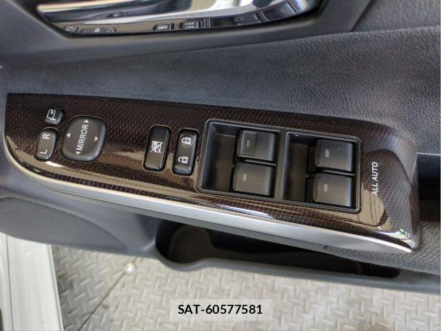 Toyota CAMRY HYBRID 2012-03 5860922-27