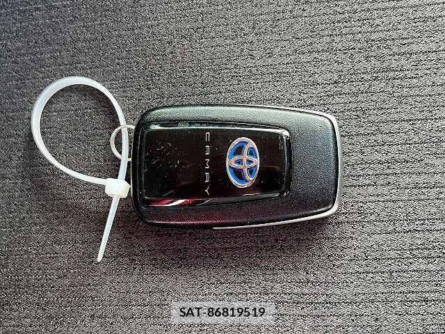 Toyota CAMRY HYBRID 2021-03 5860905-25