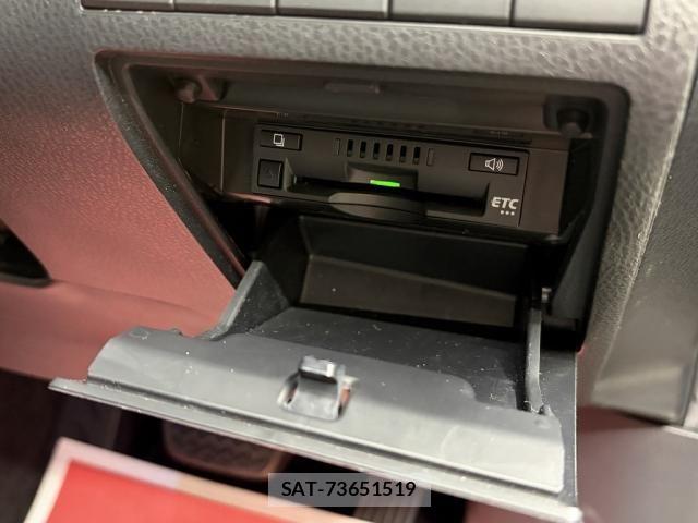 Toyota CAMRY HYBRID 2019-05 5860907-13