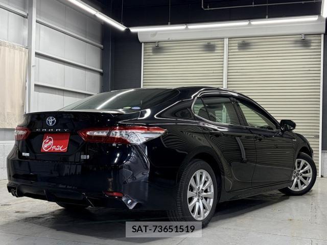 Toyota CAMRY HYBRID 2019-05 5860907-1