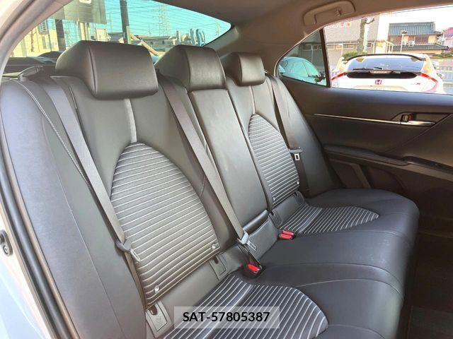 Toyota CAMRY HYBRID 2018-10 6007808-9