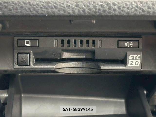 Toyota CAMRY HYBRID 2017-12 6134915-9