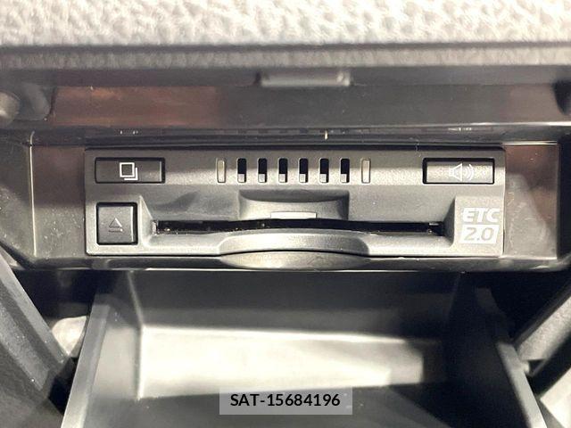 Toyota CAMRY HYBRID 2017-11 6212244-8