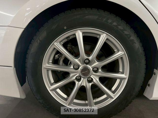Toyota CAMRY HYBRID 2017-08 6212264-24