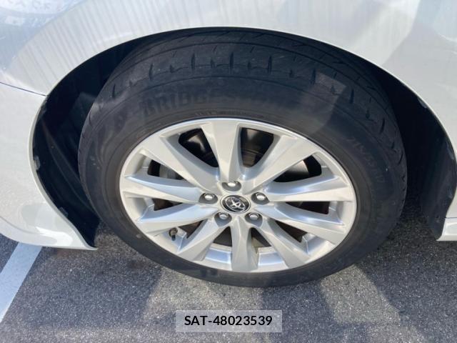 Toyota CAMRY HYBRID 2018-01 6242563-7
