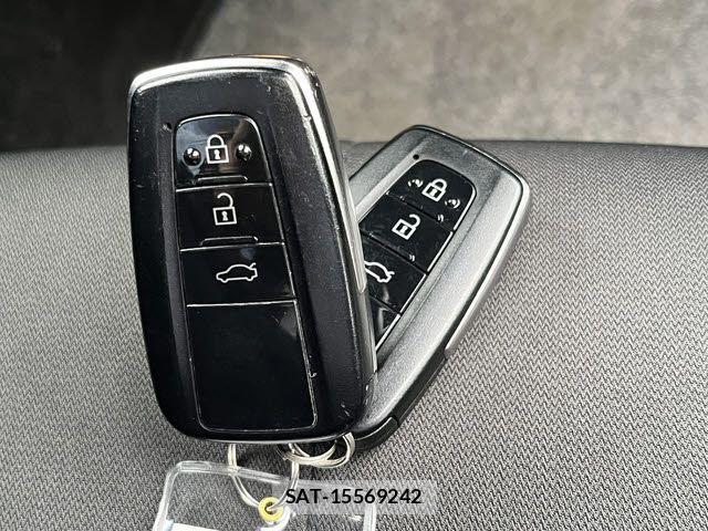Toyota CAMRY HYBRID 2017-11 6242559-25