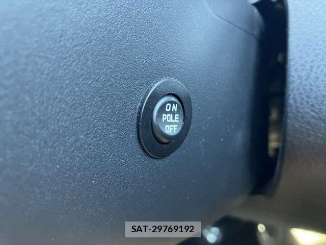 Toyota CAMRY HYBRID 2017-09 6303138-10