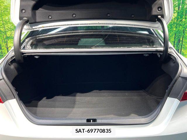 Toyota CAMRY HYBRID 2019-04 6495753-9