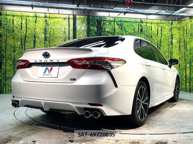 Toyota CAMRY HYBRID 2019-04 6495753-16