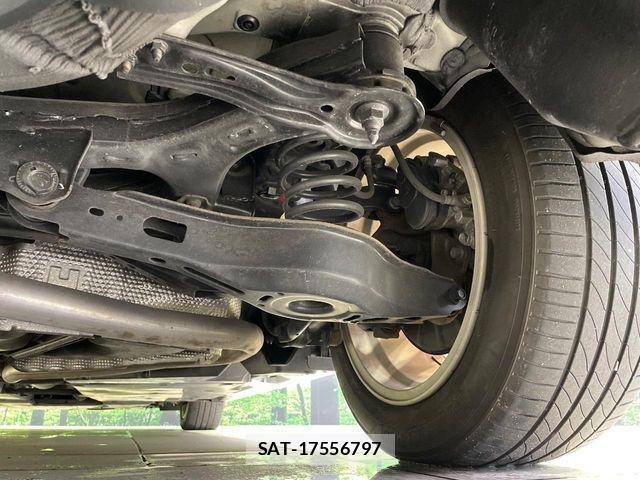 Toyota CAMRY HYBRID 2018-07 6670674-19