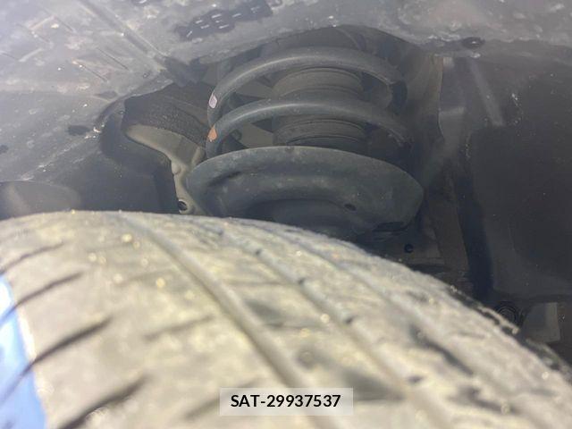 Toyota CAMRY HYBRID 2018-05 6675274-19