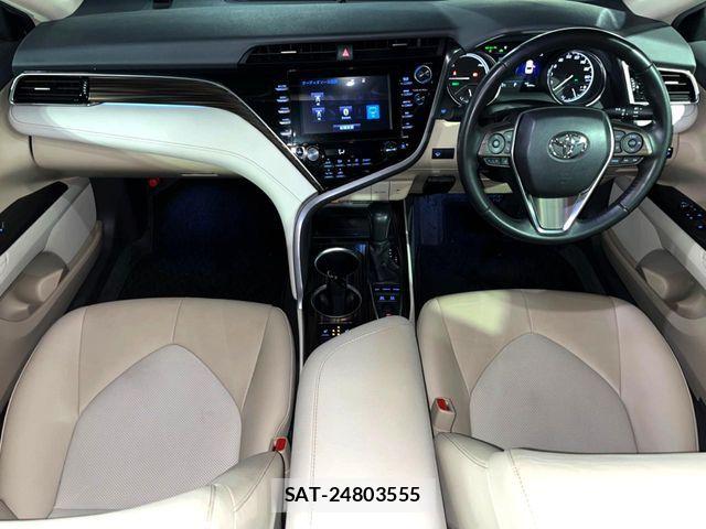 Toyota CAMRY HYBRID 2018-03 6715778-1