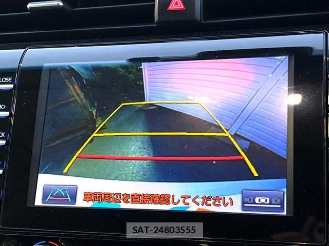 Toyota CAMRY HYBRID 2018-03 6715778-3