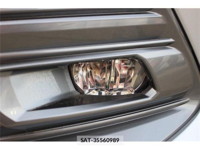 Toyota CAMRY HYBRID 2017-11 6790755-23