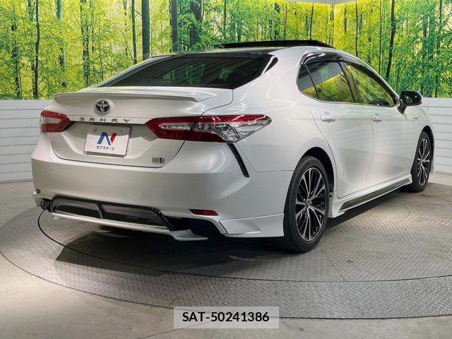 Toyota CAMRY HYBRID 2019-05 6790744-18