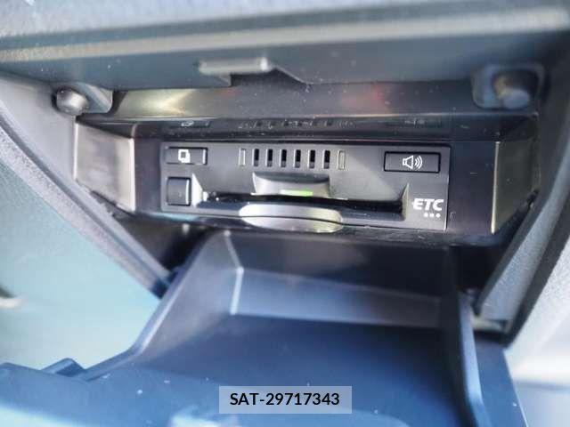 Toyota CAMRY HYBRID 2018-11 6790747-15
