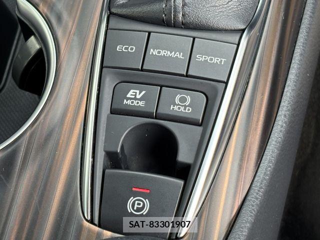 Toyota CAMRY HYBRID 2018-06 6790753-5