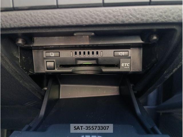 Toyota CAMRY HYBRID 2023-07 6790742-19