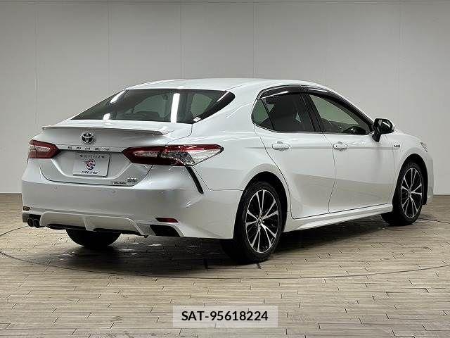 Toyota CAMRY HYBRID 2019-04 6814123-15