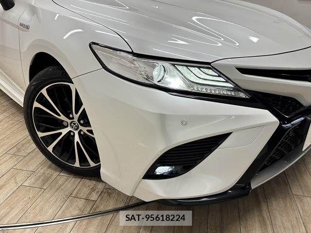 Toyota CAMRY HYBRID 2019-04 6814123-19